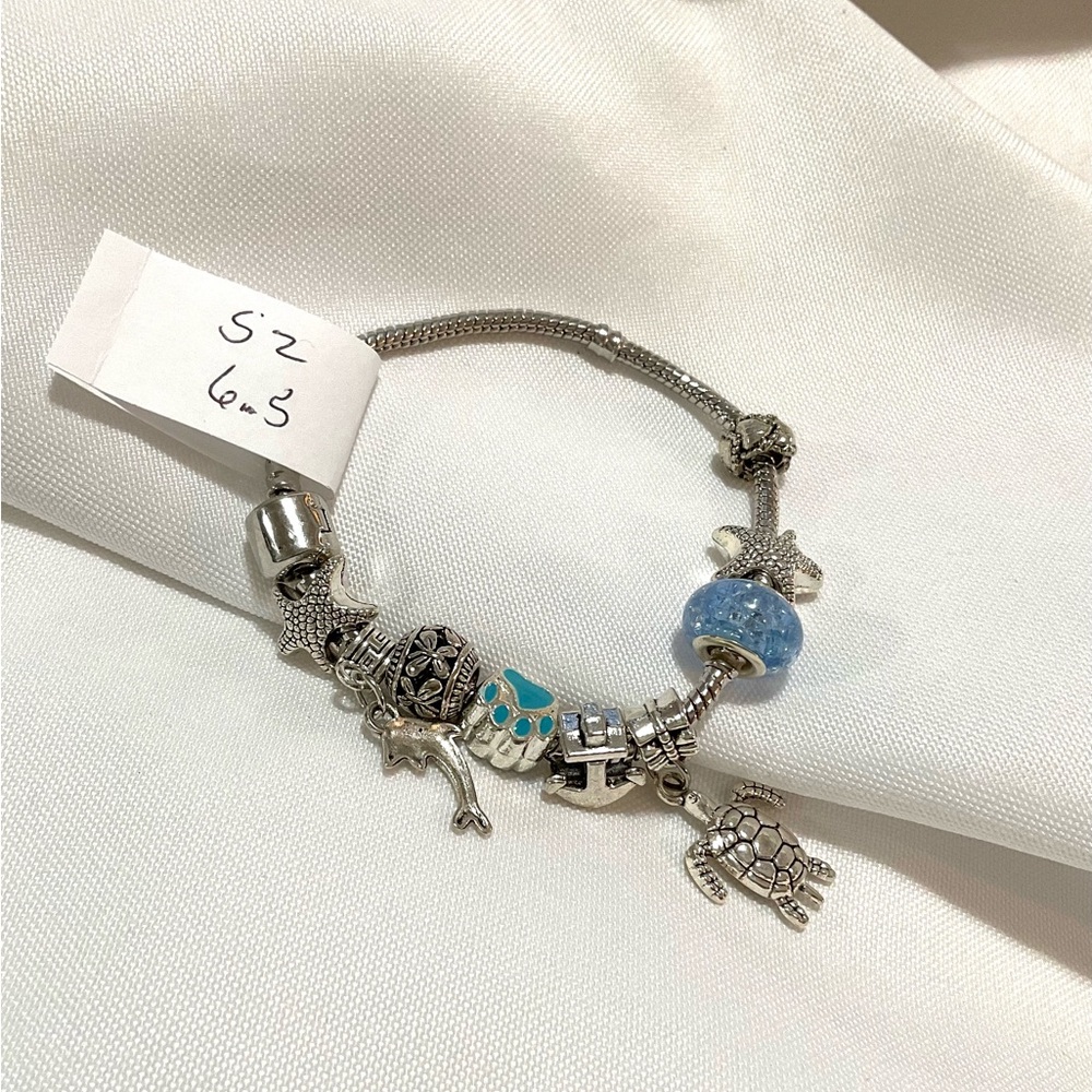 Silver Tone Sea Life Charm Bracelet - Picture 4 of 7